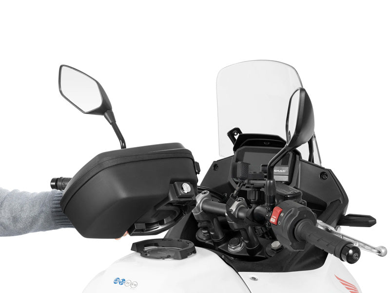 BMW R1250 R (19-25) SHAD Click System Tank Bag Kit